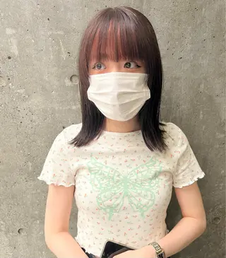 セミロング ミルクティーベージュ outaのヘアスタイル