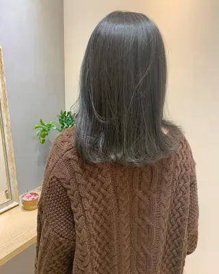 セミロング カラー 吉原 由菜のヘアスタイル