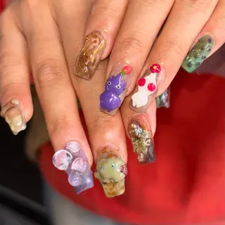 ネイル 🪐富島彩夏 /海外nail🪐のネイルデザイン