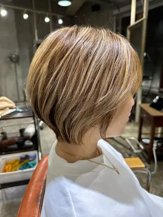 ショート yelm所属・🫒オリーブカラー ミディアムレイヤー✨のヘアスタイル