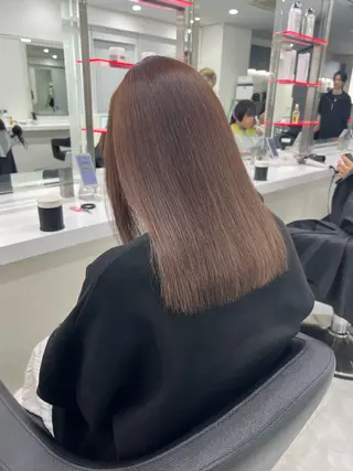 セミロング カラー オリーブカラー🫒 レイヤーカット✂︎のヘアスタイル