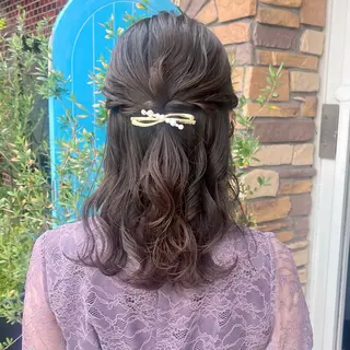 ミディアム ヘアアレンジ 伊藤 玲衣のヘアスタイル