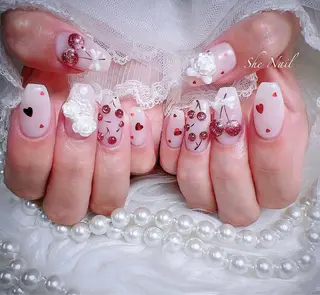 ネイル She   Nail所属・ISA_ BELLAのネイルデザイン