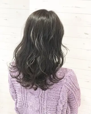 セミロング ミヤザキ タクトのヘアスタイル