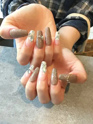 ネイル Nest 岩崎のネイルデザイン