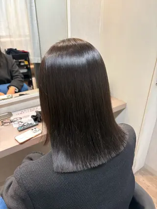 セミロング カラー Hirona 縮毛矯正/髪質改善のヘアスタイル