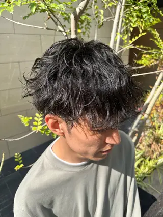 メンズ clomus梅田茶屋町店所属・ストレート特化美容師 酸性ストレート近藤俊のヘアスタイル