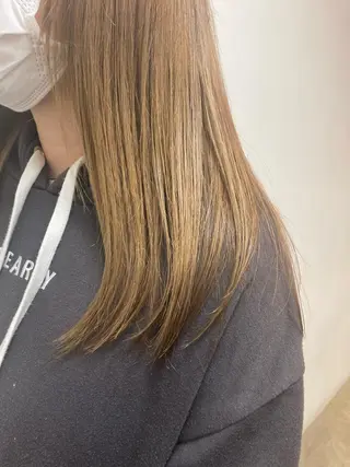 カラー 阪口 依美奈のヘアスタイル