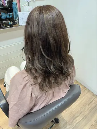 セミロング カラー okuda yuukiのヘアスタイル