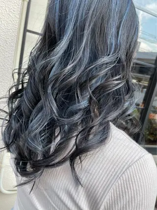 ロング アブアイ所属・🌈艶髪ハイトーン SENAのヘアスタイル