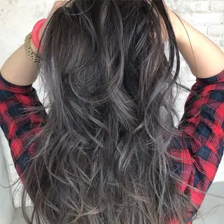 ロング カラー ORIKA 美容室のヘアスタイル