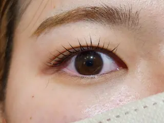 マツエク・マツパ 💜bora .のネイルデザイン