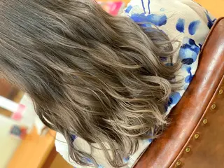 セミロング 丸山 亜加理のヘアスタイル