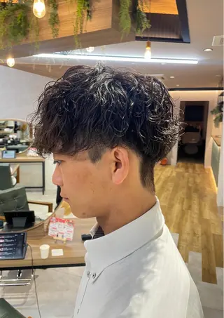 パーマ メンズ オノザワ シュウジのヘアスタイル