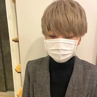 ショート カラー écouter所属・ショート/ウルフ ハイトーン/カイセイのヘアスタイル