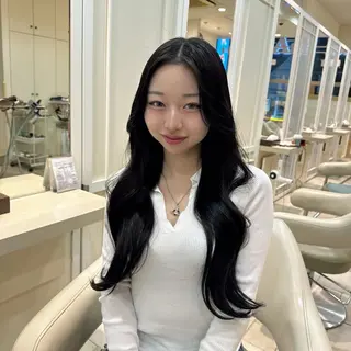 ロング 大角 千里のヘアスタイル