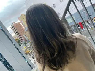 セミロング カラー AVANCE京橋所属・ハイトーンヘア/ 島崎　タクミのヘアスタイル