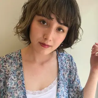 ショート カラー 宮永 れいなのヘアスタイル