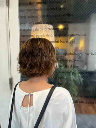 ショート まみ/暖色カラー /デザインカラーのヘアスタイル