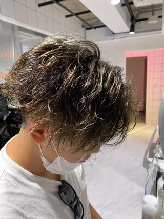 ショート パーマ メンズ 赤み消し🌿 透明感カラー🫧のヘアスタイル