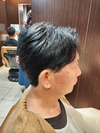 ミディアム 💈【理容室】神田駅 1分‼️福井レオナのヘアスタイル