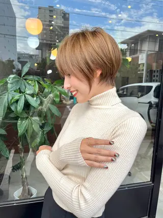 ショート ボブ/顔周りカット /縮毛矯正/鈴木隆太のヘアスタイル