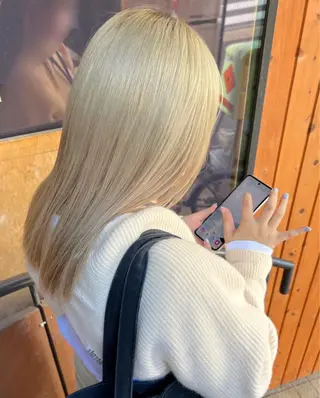 ロング カラー 垢抜けハイトーン×ブ ロウリストAZUKIのヘアスタイル