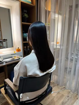 セミロング afloatkobe所属・美髪/髪質改善 川口凌弥のヘアスタイル