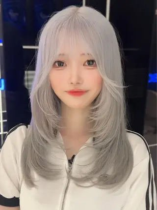 セミロング カラー こうき/縮毛ブリーチ デザイン/レイヤーのヘアスタイル