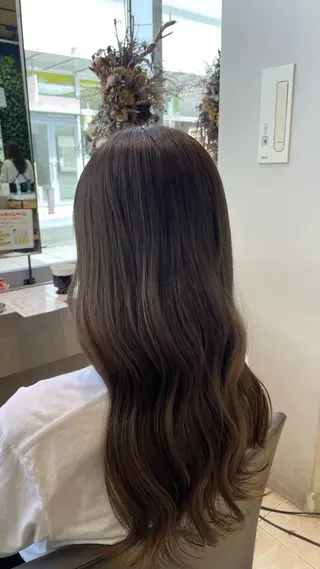 ロング Lolonois 森ノ宮/RINのヘアスタイル