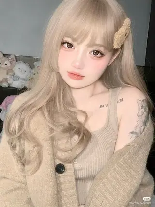 ロング ハイトーン特化美容師 🌈ケアブリーチのヘアスタイル
