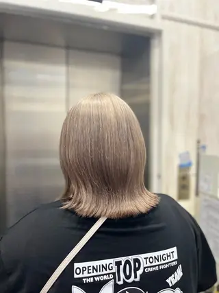 ミディアム white.梅田所属・White梅田  ／ COCOのヘアスタイル