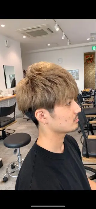 ショート ヨシミ カズヤのヘアスタイル