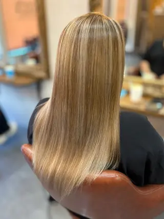 ロング ナギサ 🐶のヘアスタイル