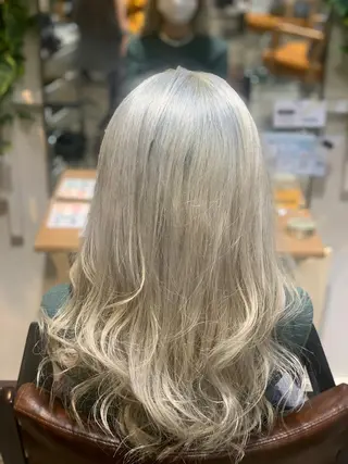 ロング カラー ハイライト✨髪質改善 TAKAさんです😊のヘアスタイル