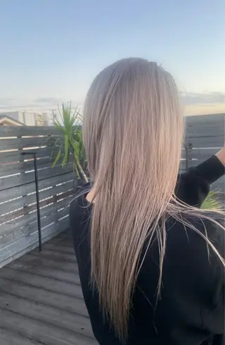 ロング カラー TIDEHAIR SHUKAのヘアスタイル