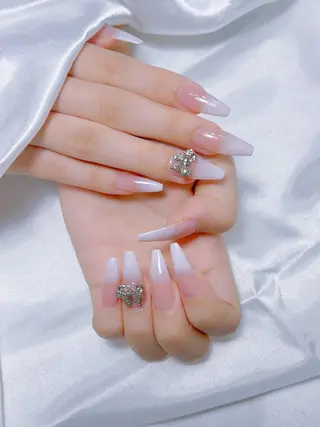 ネイル LEELA NAIL STUDIO所属・LEELA NAIL STUDIOのネイルデザイン