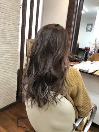 ロング カラー one's heart所属・ヘアと眉Otsuka Hikari💆‍♀のヘアスタイル