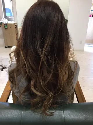 セミロング 岡崎/髪質改善/ ハイトーン/鈴木進のヘアスタイル