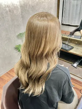 ロング カラー 井本翔太.髪質改善. ベージュ.グレージュのヘアスタイル