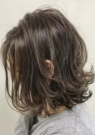 ミディアム youres hair 新宿west所属・✨髪質改善特化✨ 店長　安岡朋哉のヘアスタイル