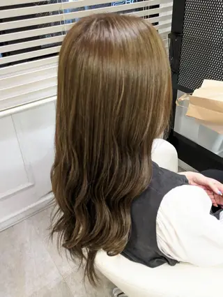 セミロング ベージュ*Spica 【ミルクティー】のヘアスタイル