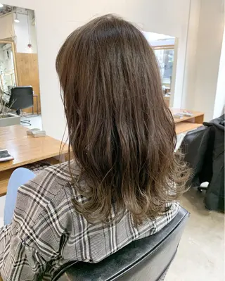 セミロング カラー LEB所属・下河 宗太のヘアスタイル