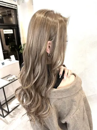 ロング ヘアアレンジ カラー L. OSAKAのヘアスタイル