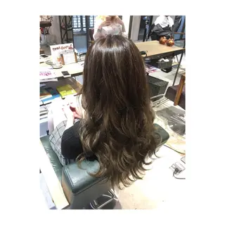 ロング カラー アオガミ （前髪顔周りカット）のヘアスタイル