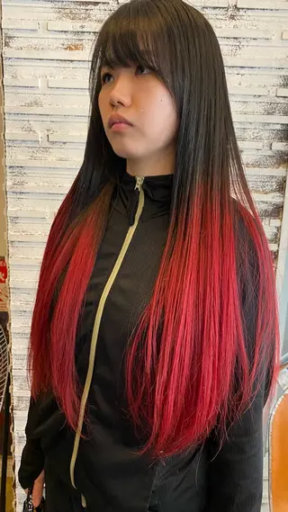 ロング カラー 磯谷 朋のヘアスタイル