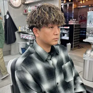 メンズ damdee tokyo hair lounge 新宿店所属・石田 直季のヘアスタイル