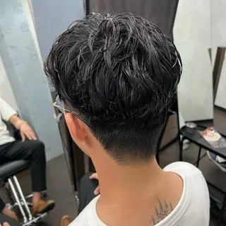 パーマ メンズ 沖山 友津季のヘアスタイル