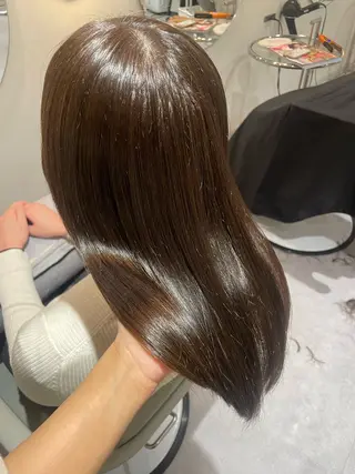 ミディアム 廣岡 采音のヘアスタイル