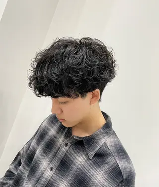 パーマ 🔥縦落ちツイスパ 🔥鈴木健紀のヘアスタイル